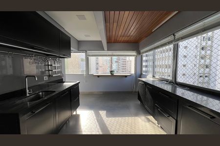 Apartamento à venda com 337m², 4 quartos e 4 vagas Apartamento à venda com 337m², 4 quartos e 4 vagasCozinha