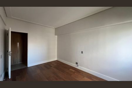 Apartamento à venda com 337m², 4 quartos e 4 vagas Apartamento à venda com 337m², 4 quartos e 4 vagasQuarto 1