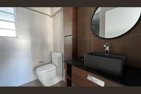 Apartamento à venda com 337m², 4 quartos e 4 vagas Apartamento à venda com 337m², 4 quartos e 4 vagasBanheiro 2