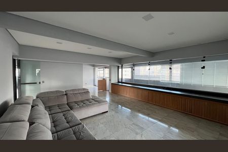 Apartamento à venda com 337m², 4 quartos e 4 vagas Apartamento à venda com 337m², 4 quartos e 4 vagasSala de TV
