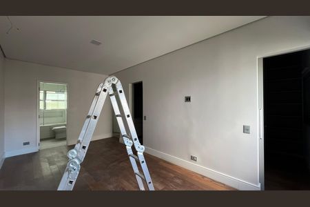 Apartamento à venda com 337m², 4 quartos e 4 vagas Apartamento à venda com 337m², 4 quartos e 4 vagasSuite