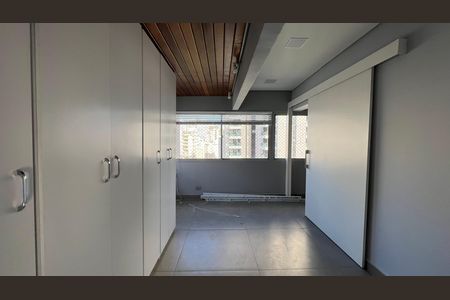 Apartamento à venda com 337m², 4 quartos e 4 vagas Apartamento à venda com 337m², 4 quartos e 4 vagasEscritório