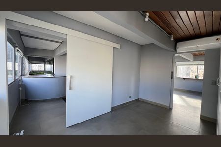 Apartamento à venda com 337m², 4 quartos e 4 vagas Apartamento à venda com 337m², 4 quartos e 4 vagasEscritório