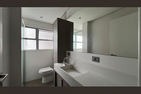 Apartamento à venda com 337m², 4 quartos e 4 vagas Apartamento à venda com 337m², 4 quartos e 4 vagasBanheiro