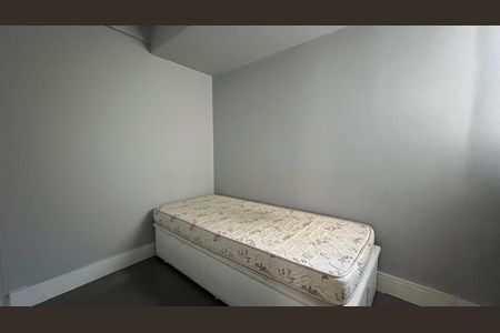 Apartamento à venda com 337m², 4 quartos e 4 vagas Apartamento à venda com 337m², 4 quartos e 4 vagasQuarto de Serviço