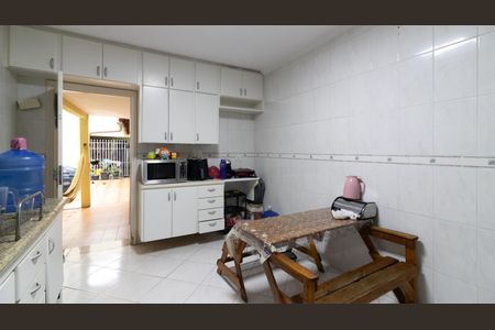 Casa à venda com 240m², 2 quartos e 2 vagas Casa à venda com 240m², 2 quartos e 2 vagasCozinha