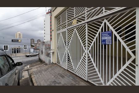 Casa à venda com 240m², 2 quartos e 2 vagas Casa à venda com 240m², 2 quartos e 2 vagasFachada e Placa