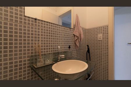 Casa à venda com 240m², 2 quartos e 2 vagas Casa à venda com 240m², 2 quartos e 2 vagasLavabo