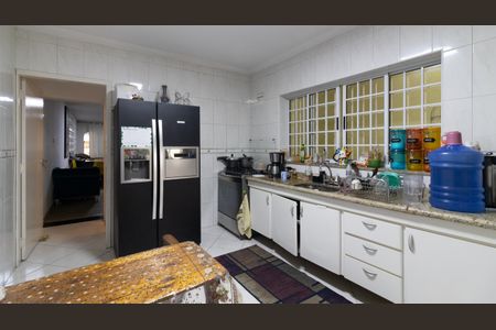 Casa à venda com 240m², 2 quartos e 2 vagas Casa à venda com 240m², 2 quartos e 2 vagasCozinha