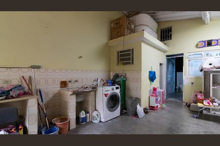 Casa à venda com 240m², 2 quartos e 2 vagas Casa à venda com 240m², 2 quartos e 2 vagasÁrea de Serviço