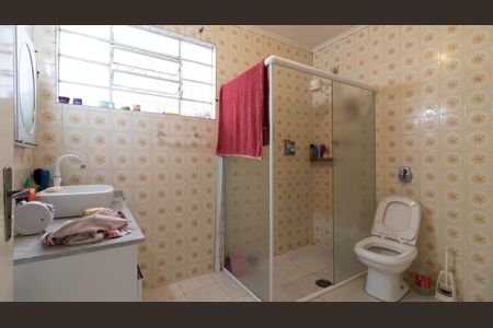 Casa à venda com 240m², 2 quartos e 2 vagas Casa à venda com 240m², 2 quartos e 2 vagasBanheiro