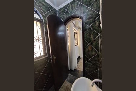 Casa à venda com 312m², 6 quartos e 3 vagas Casa à venda com 312m², 6 quartos e 3 vagasLavabo