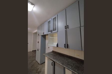 Casa à venda com 312m², 6 quartos e 3 vagas Casa à venda com 312m², 6 quartos e 3 vagasCozinha - Armários