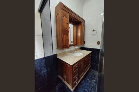 Casa à venda com 312m², 6 quartos e 3 vagas Casa à venda com 312m², 6 quartos e 3 vagasBanheiro - torneira