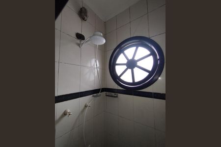 Casa à venda com 312m², 6 quartos e 3 vagas Casa à venda com 312m², 6 quartos e 3 vagasBanheiro - torneira