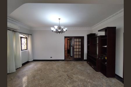 Casa à venda com 312m², 6 quartos e 3 vagas Casa à venda com 312m², 6 quartos e 3 vagasSala