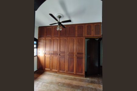 Casa à venda com 312m², 6 quartos e 3 vagas Casa à venda com 312m², 6 quartos e 3 vagasSuíte 5