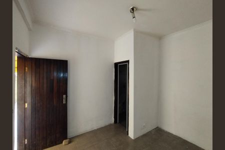 Casa à venda com 312m², 6 quartos e 3 vagas Casa à venda com 312m², 6 quartos e 3 vagasQuarto de Serviço