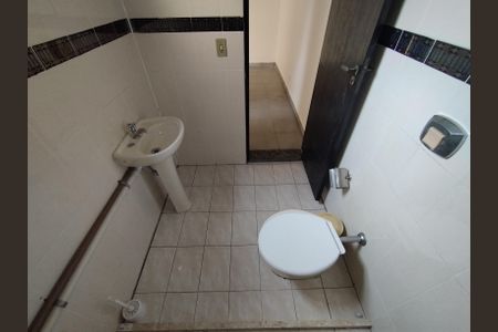 Casa à venda com 312m², 6 quartos e 3 vagas Casa à venda com 312m², 6 quartos e 3 vagasBanheiro