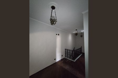 Casa à venda com 312m², 6 quartos e 3 vagas Casa à venda com 312m², 6 quartos e 3 vagasCorredor