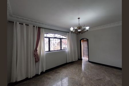 Casa à venda com 312m², 6 quartos e 3 vagas Casa à venda com 312m², 6 quartos e 3 vagasSala