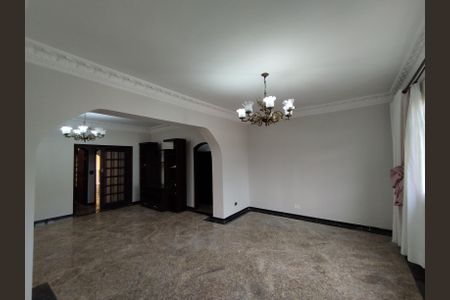 Casa à venda com 312m², 6 quartos e 3 vagas Casa à venda com 312m², 6 quartos e 3 vagasSala