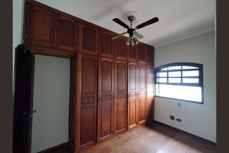 Casa à venda com 312m², 6 quartos e 3 vagas Casa à venda com 312m², 6 quartos e 3 vagasSuíte 4