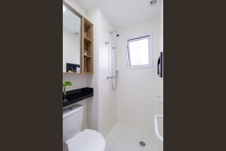 Apartamento à venda com 67m², 2 quartos e 1 vaga Apartamento à venda com 67m², 2 quartos e 1 vagaBanheiro da suíte