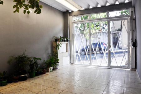 Casa à venda com 130m², 4 quartos e 1 vaga Casa à venda com 130m², 4 quartos e 1 vagaGaragem