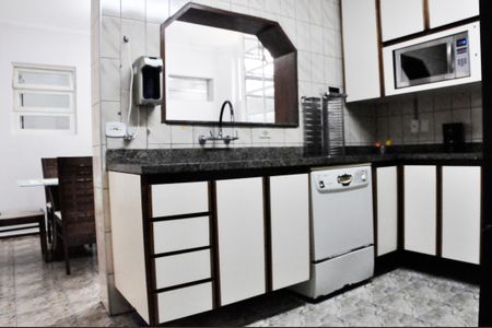 Casa à venda com 130m², 4 quartos e 1 vaga Casa à venda com 130m², 4 quartos e 1 vagaCozinha