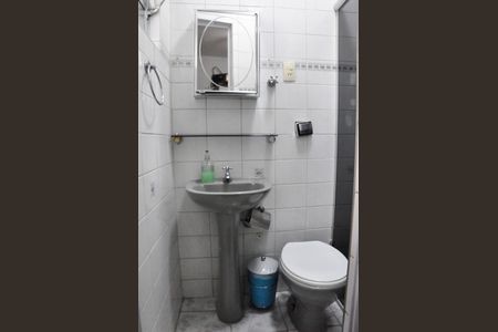 Casa à venda com 130m², 4 quartos e 1 vaga Casa à venda com 130m², 4 quartos e 1 vagaBanheiro Social