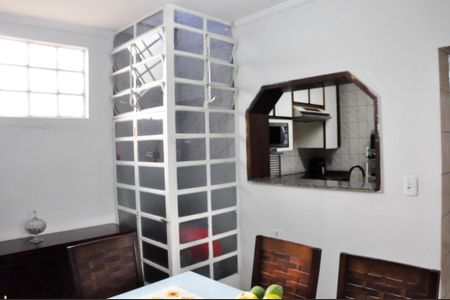 Casa à venda com 130m², 4 quartos e 1 vaga Casa à venda com 130m², 4 quartos e 1 vagaCozinha