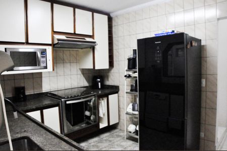 Casa à venda com 130m², 4 quartos e 1 vaga Casa à venda com 130m², 4 quartos e 1 vagaCozinha