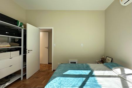 Apartamento à venda com 152m², 3 quartos e 1 vaga Apartamento à venda com 152m², 3 quartos e 1 vagaQuarto 02