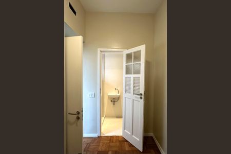 Apartamento à venda com 152m², 3 quartos e 1 vaga Apartamento à venda com 152m², 3 quartos e 1 vagaQuarto de Serviço