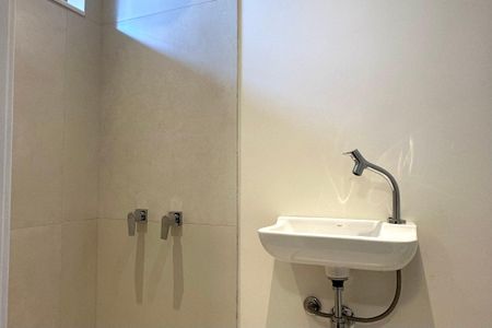 Apartamento à venda com 152m², 3 quartos e 1 vaga Apartamento à venda com 152m², 3 quartos e 1 vagaBanheiro de serviço