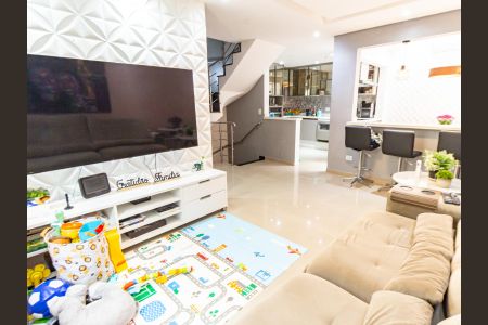 Casa de condomínio à venda com 192m², 3 quartos e 3 vagas Casa de condomínio à venda com 192m², 3 quartos e 3 vagasSala