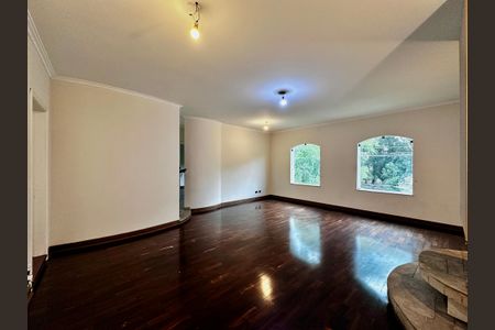 Casa à venda com 463m², 4 quartos e 6 vagasSala