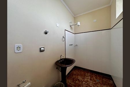 Casa à venda com 463m², 4 quartos e 6 vagasBanheiro Social