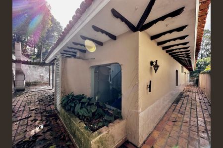 Casa à venda com 463m², 4 quartos e 6 vagasQuintal de Serviço