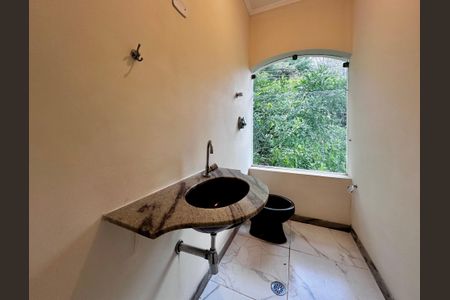 Casa à venda com 463m², 4 quartos e 6 vagasLavabo