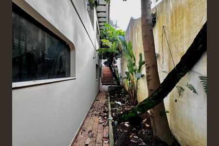 Casa à venda com 463m², 4 quartos e 6 vagasEntrada Lateral
