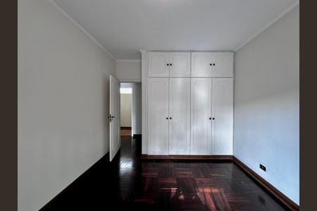 Casa à venda com 463m², 4 quartos e 6 vagasQuarto 2