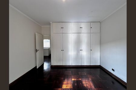 Casa à venda com 463m², 4 quartos e 6 vagasSuíte 2