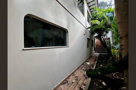 Casa à venda com 463m², 4 quartos e 6 vagasEntrada Lateral