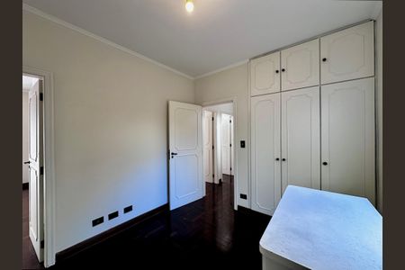 Casa à venda com 463m², 4 quartos e 6 vagasCloset Suíte 2