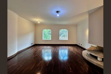 Casa à venda com 463m², 4 quartos e 6 vagasSala