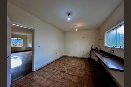 Casa à venda com 463m², 4 quartos e 6 vagasCozinha