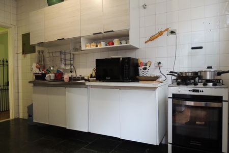 Casa de condomínio à venda com 320m², 3 quartos e sem vagaCozinha - Armários