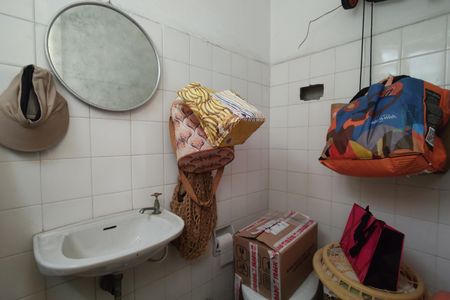 Casa de condomínio à venda com 320m², 3 quartos e sem vagaBanheiro de serviço